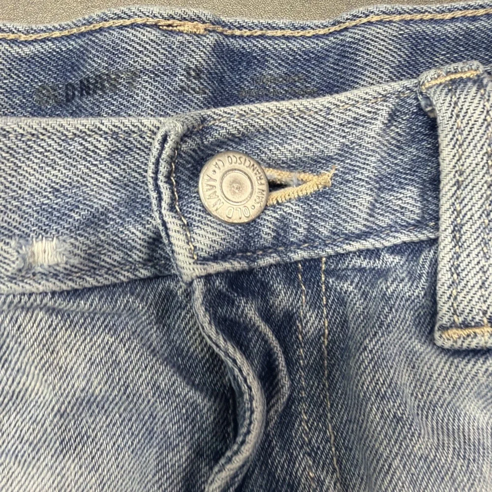 Old Navy Girls Light Wash Raw Hem Denim Shorts Flower Embroidery Size 12 Plus